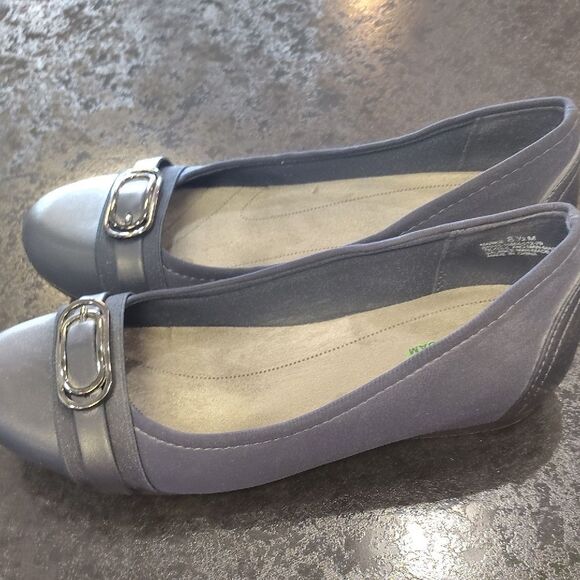 BareTraps Gray Silver Loafers Comfortable Flats - Picture 4 of 5